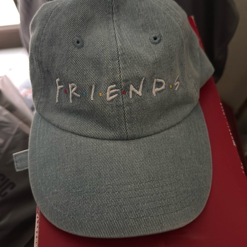 FRIENDS hat